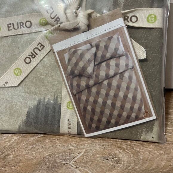 New West Elm Sahara Ikat Printed Cotton Euro 1-Sham 26" x 26" Neutral - Picture 4 of 4